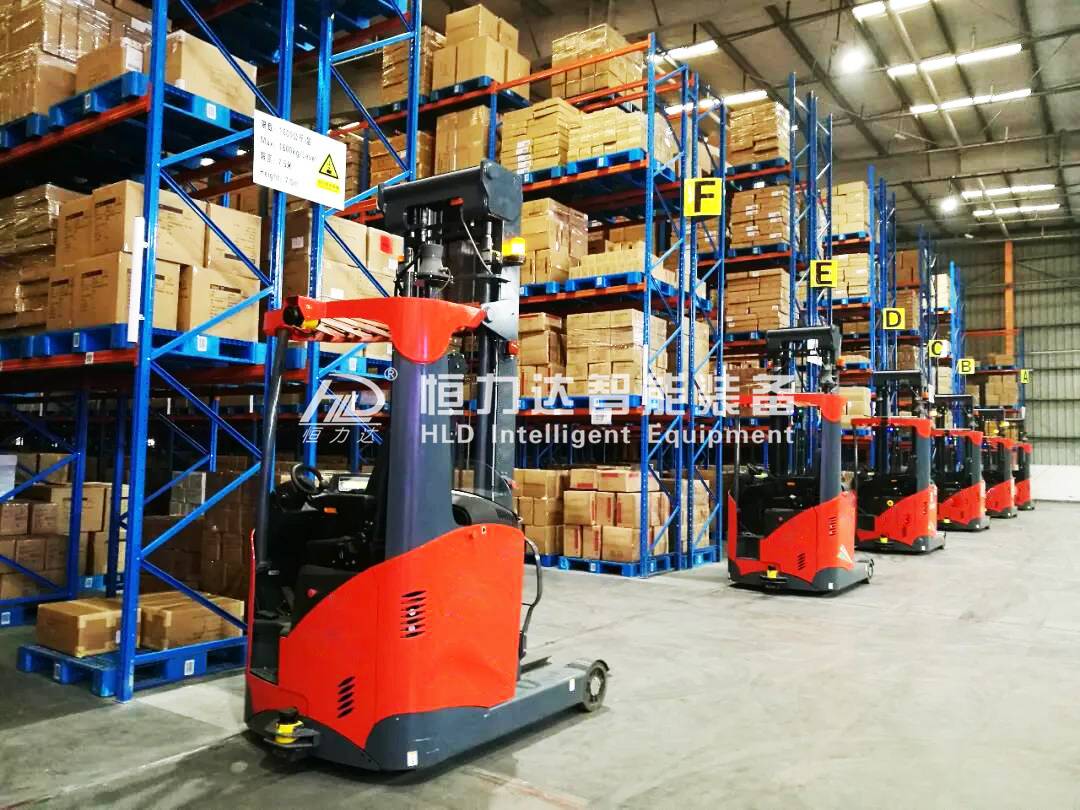 AGV叉车机器人货架 AGV叉车机器人货架