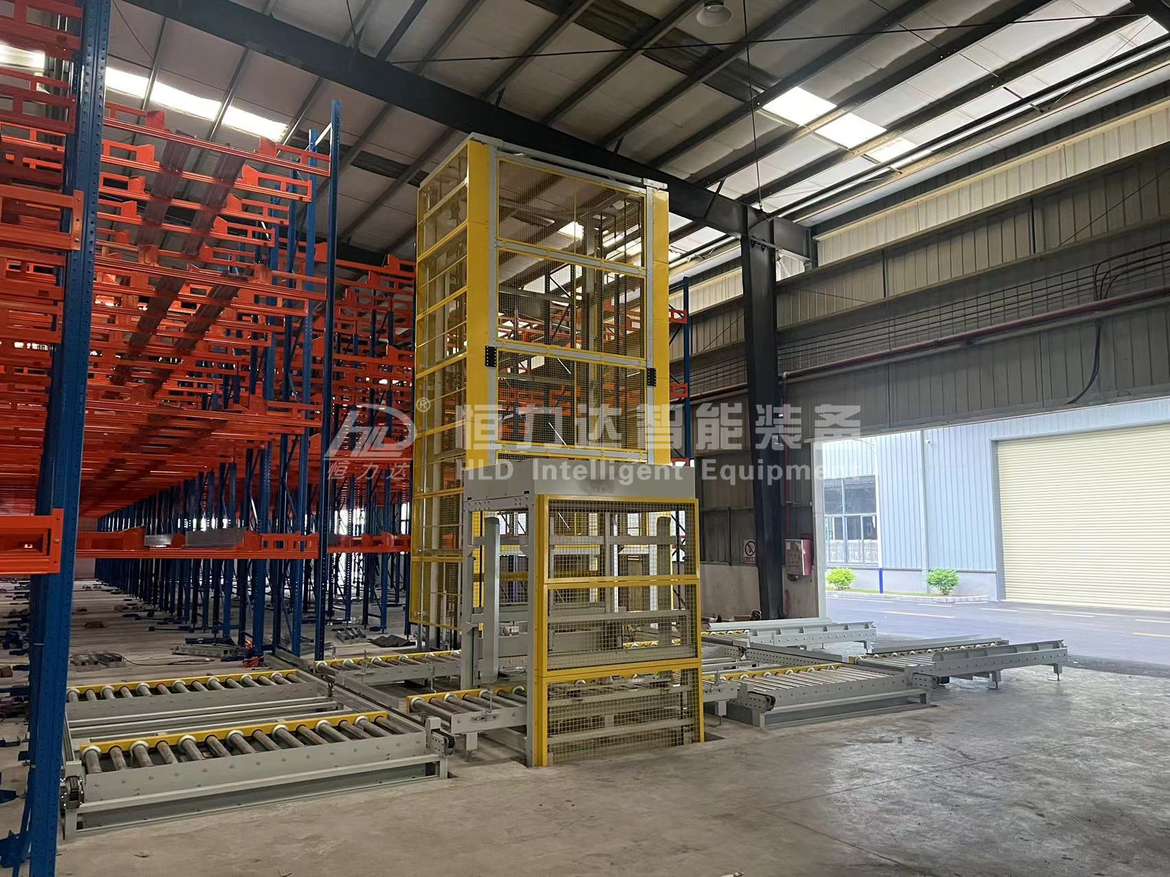 四向穿梭车货架